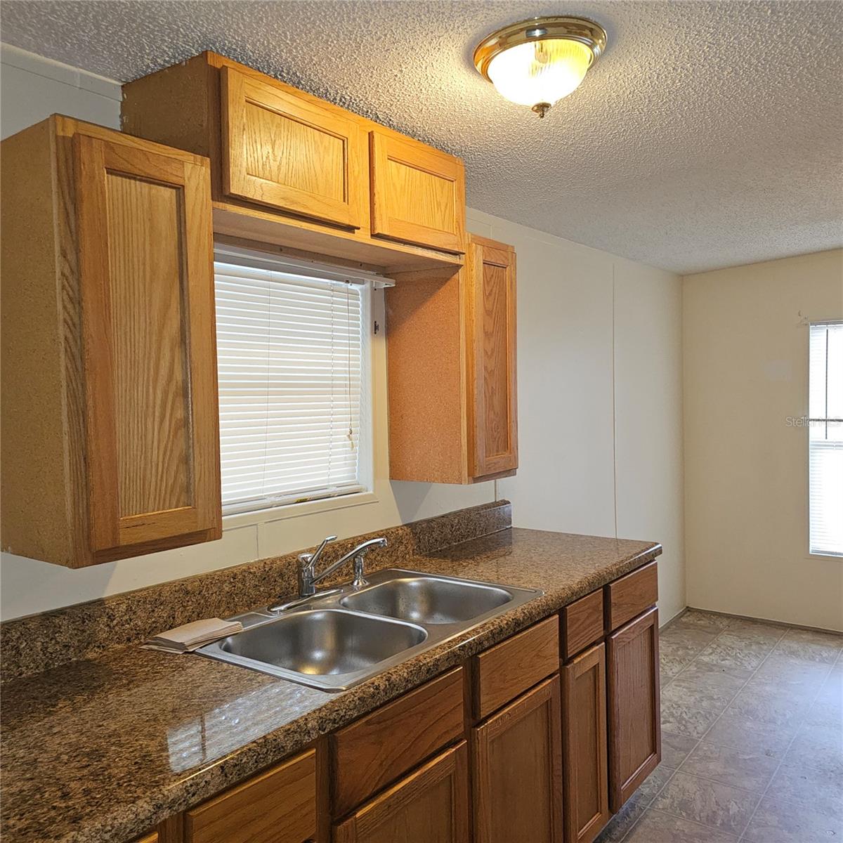 Photo 3 of 606 OCEAN MIST CT