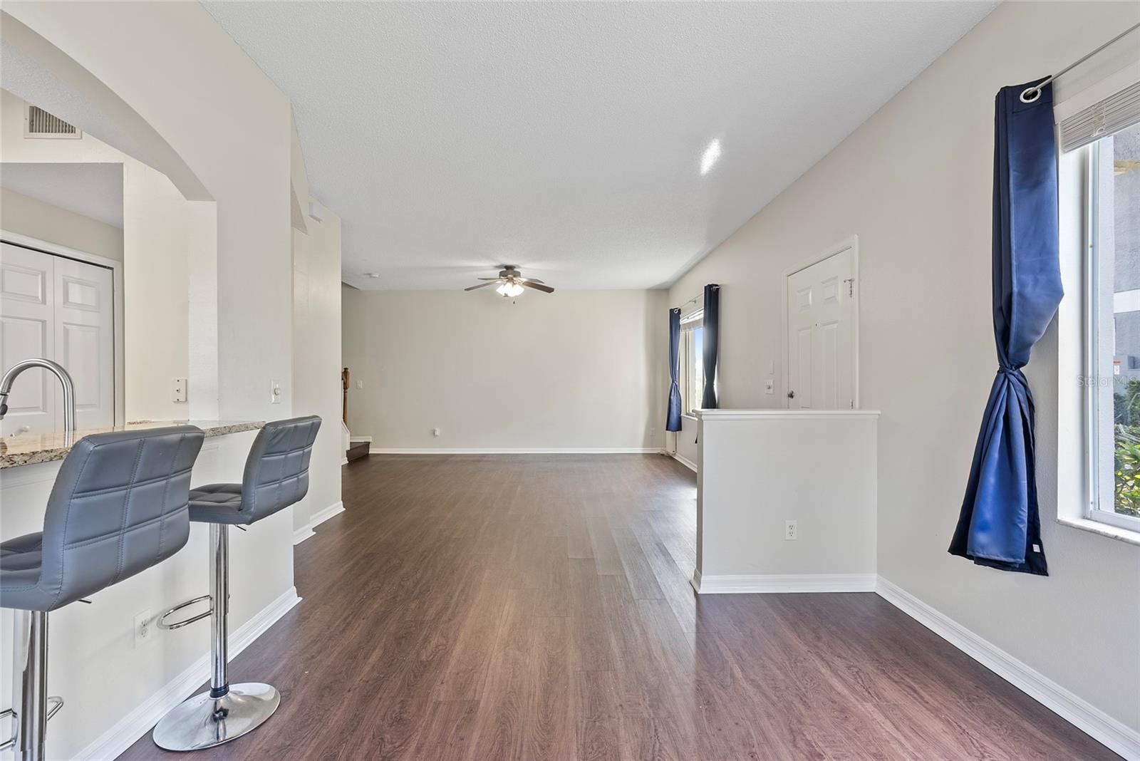 Photo 5 of 18220 PARADISE POINT DR