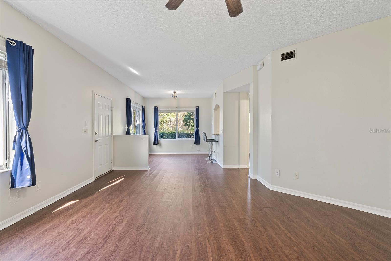 Photo 6 of 18220 PARADISE POINT DR