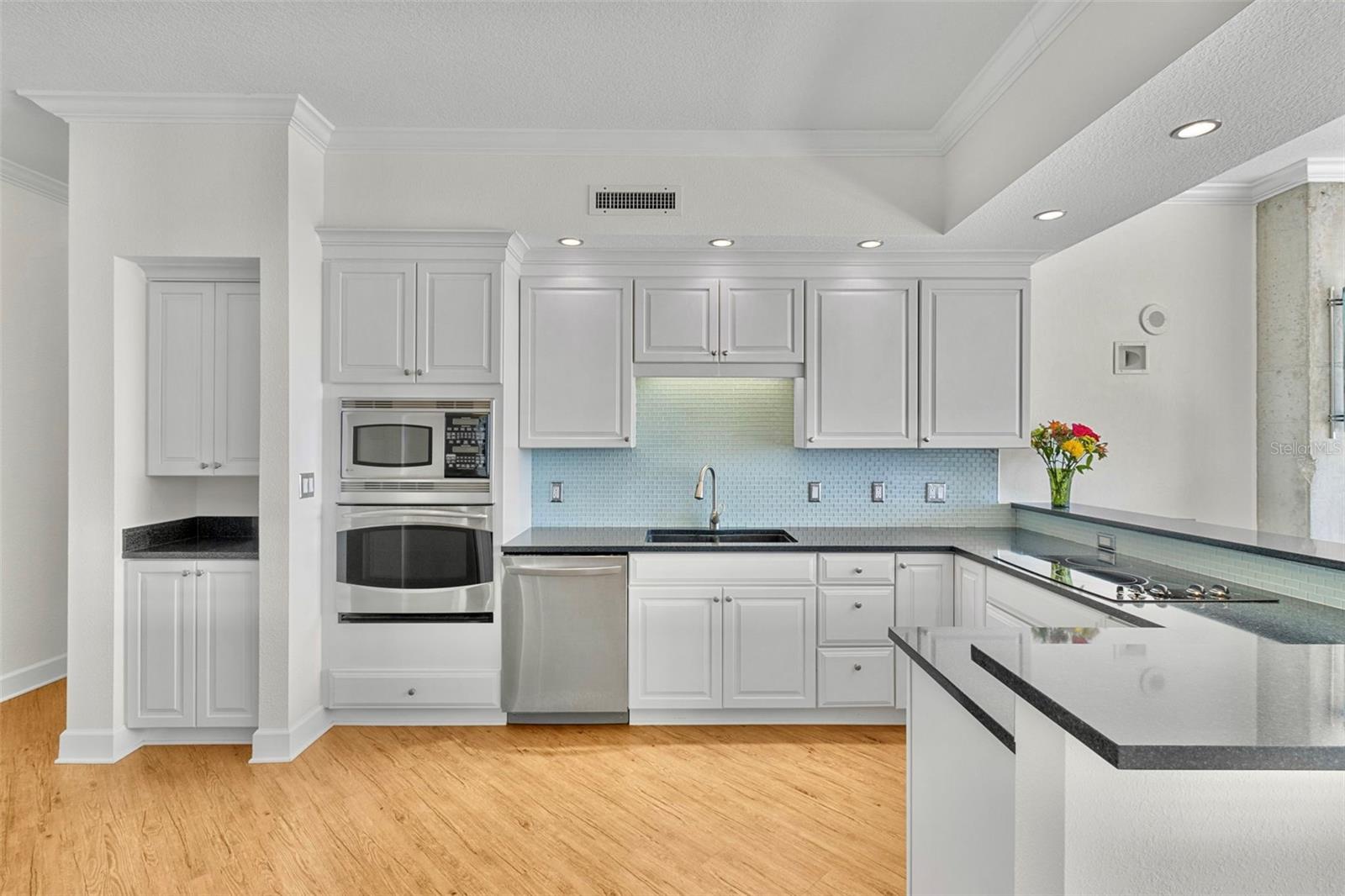 Photo 5 of 226 5TH AVE N #1502