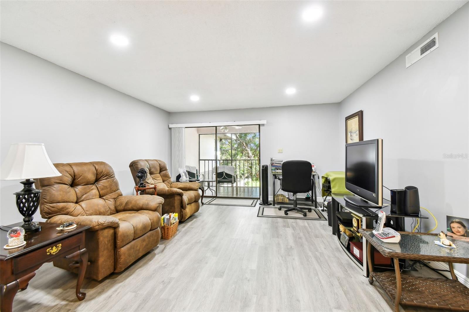 Photo 6 of 2650 COUNTRYSIDE BLVD #C309