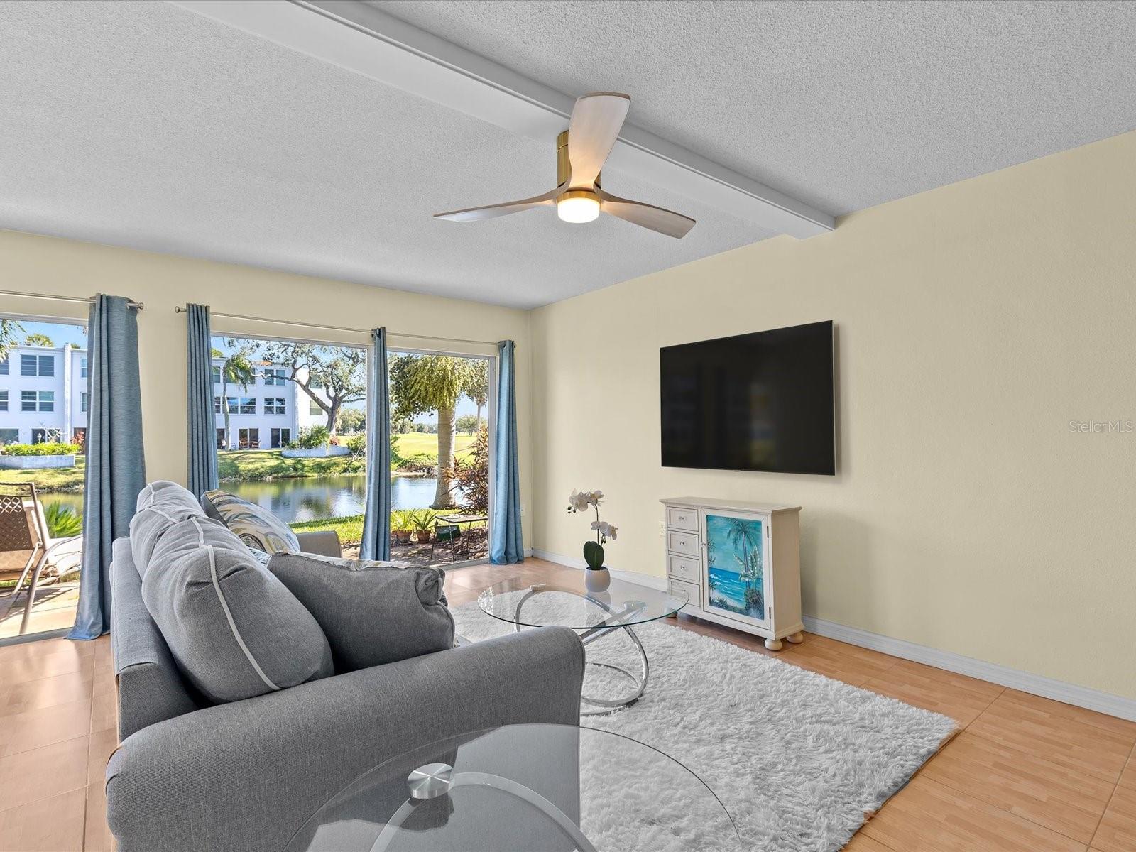 Photo 5 of 225 COUNTRY CLUB DR #B121