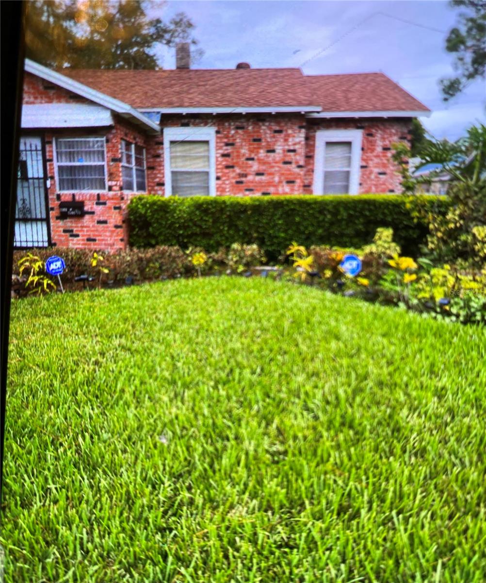 Photo 2 of 2504 HIGHLAND ST S