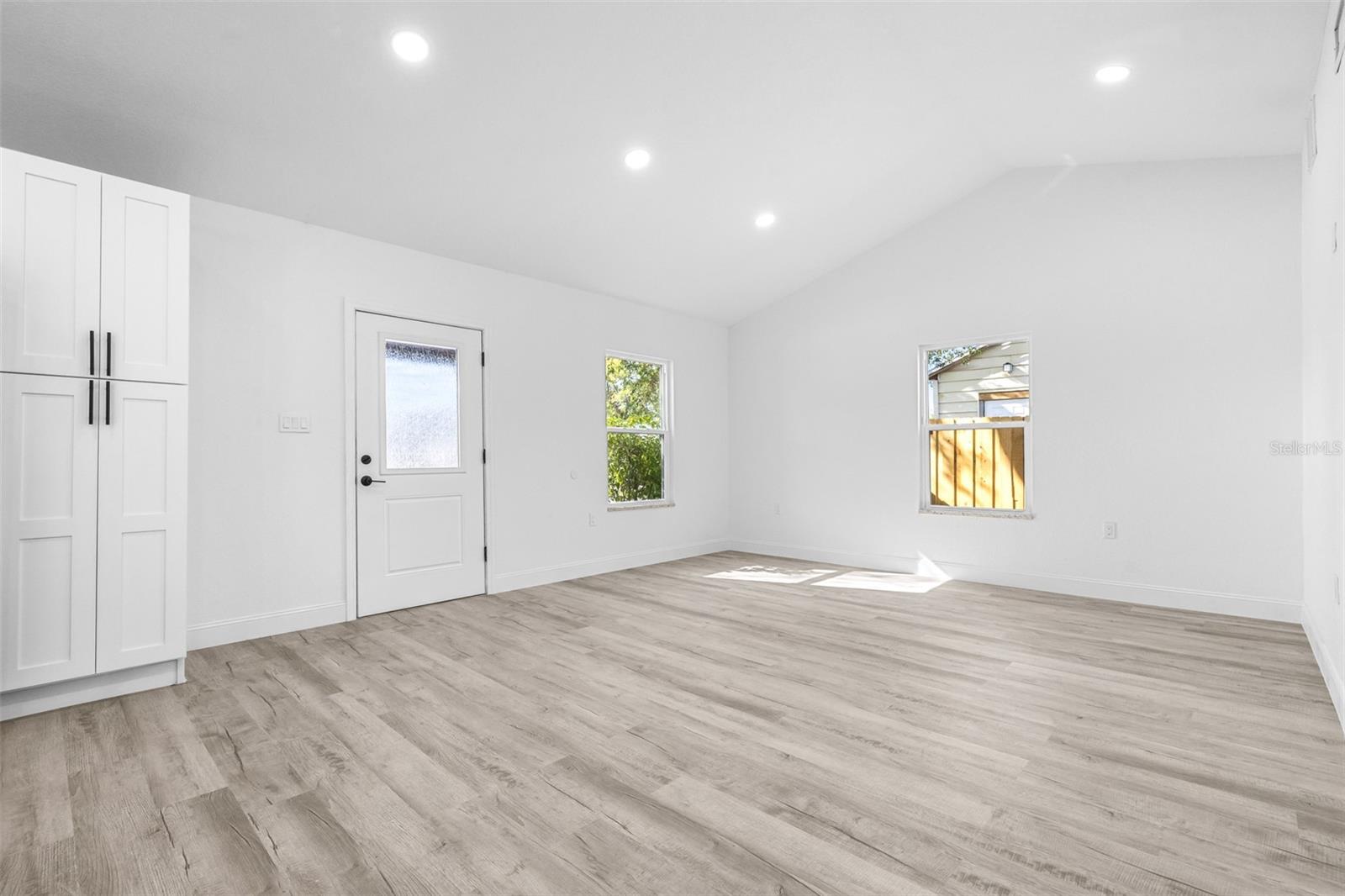 Photo 6 of 2859 38TH AVE N