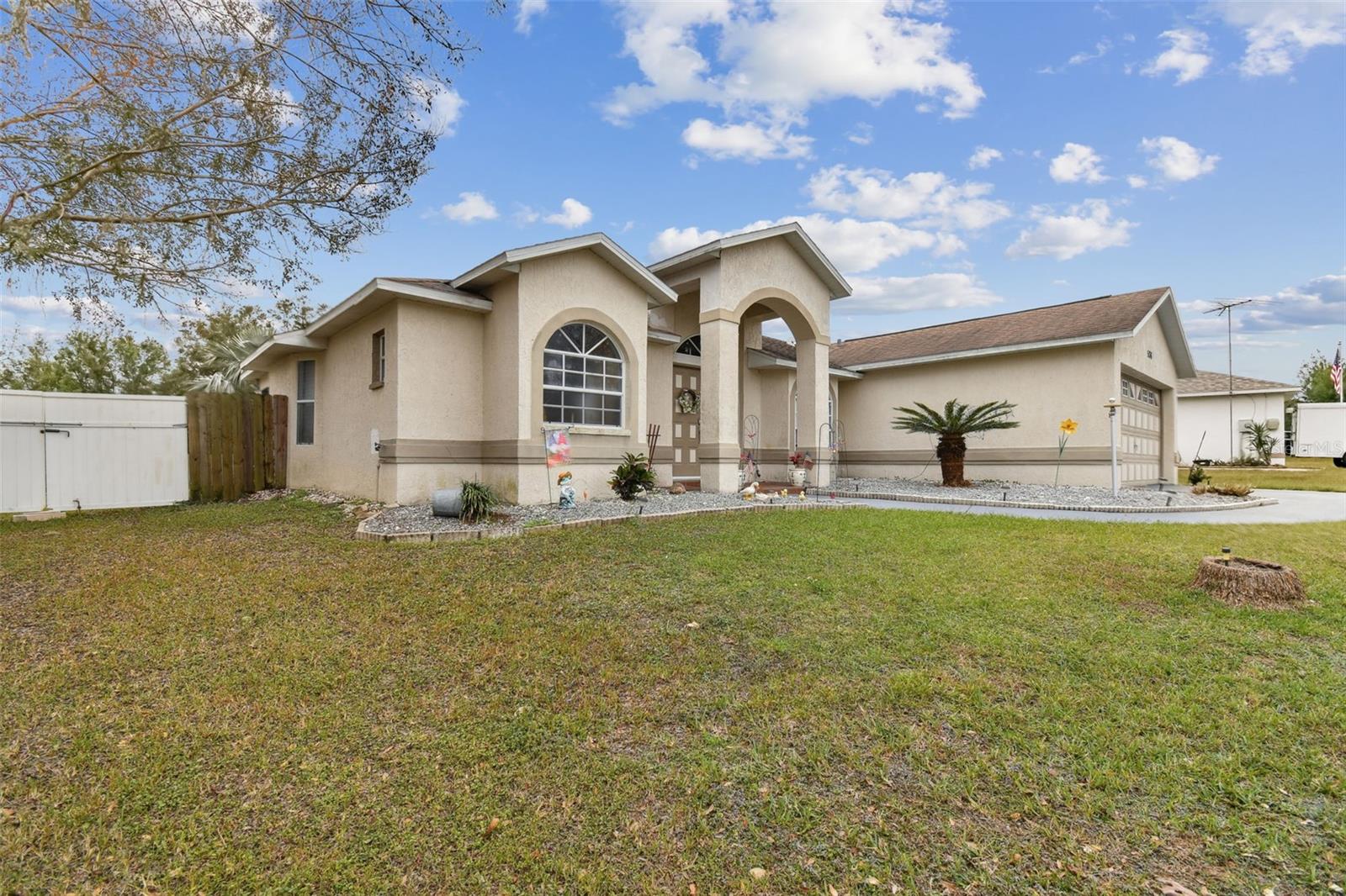 Photo 3 of 5136 SUMMER HILL DR