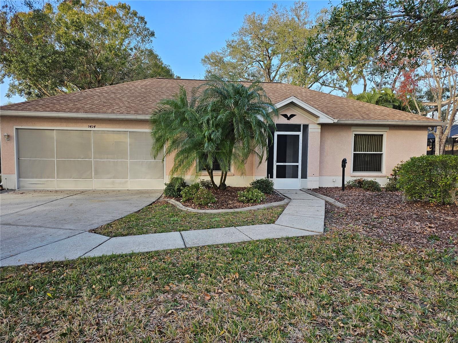 Photo of 1414 BLUEWATER DR in SUN CITY CENTER, FL