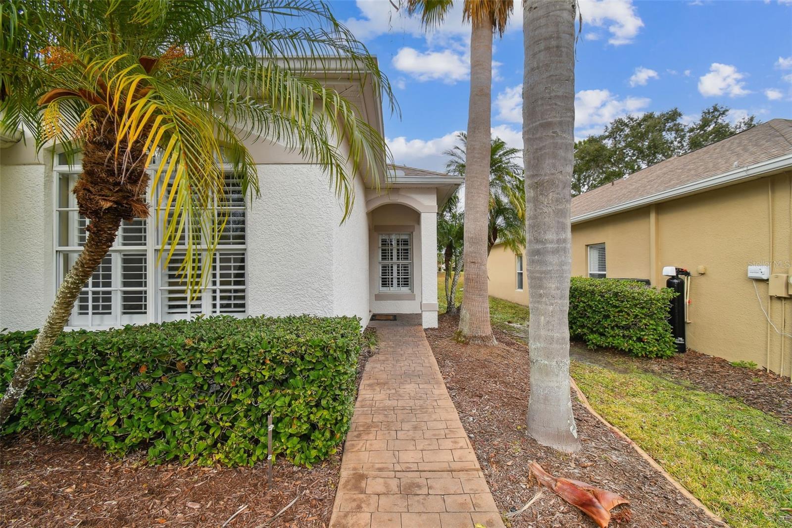 Photo 2 of 23641 CORAL RIDGE LN