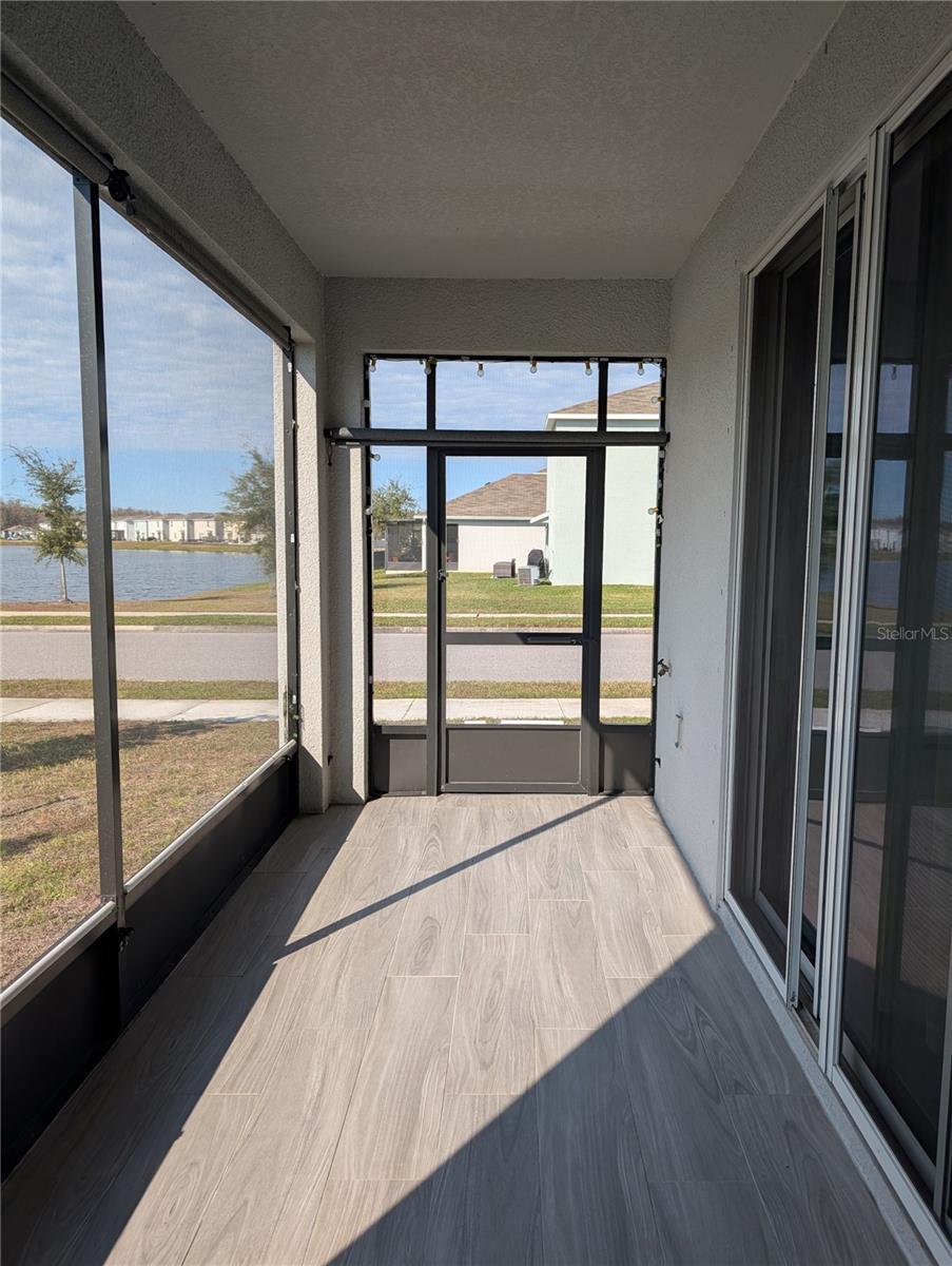 Photo 3 of 3005 SUNCOAST BLEND DR