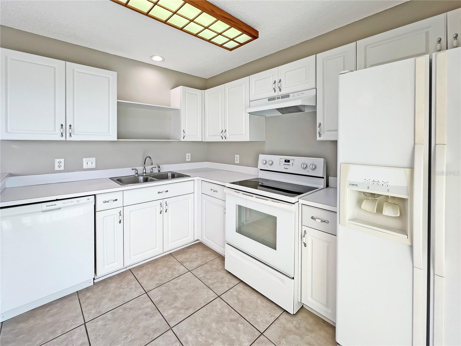 Photo 5 of 22821 SAINT THOMAS CIR