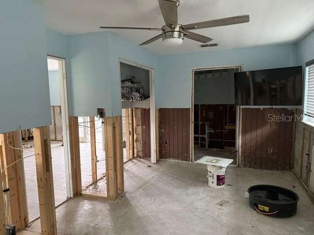 Photo 4 of 442 COUNTRY CLUB DR