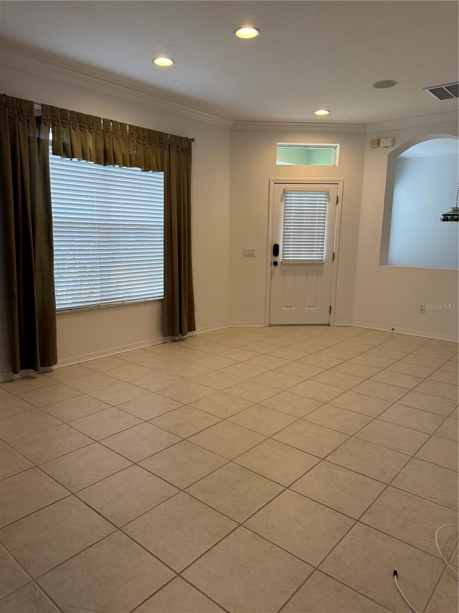Photo 5 of 7611 HELEN WHITE LN
