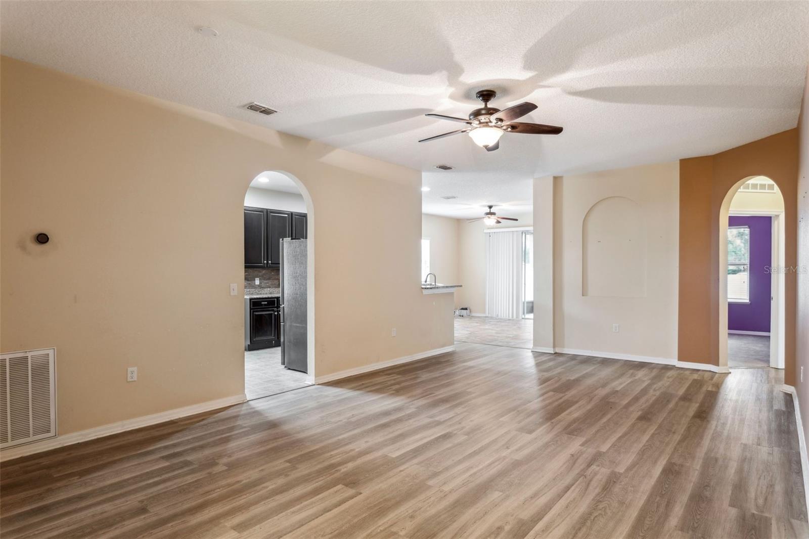 Photo 4 of 811 BRENTON LEAF DR