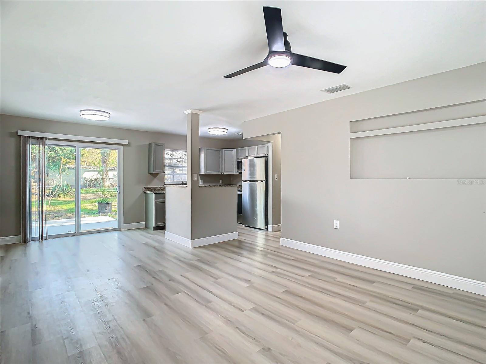 Photo 6 of 9614 OAK RIDGE AVE