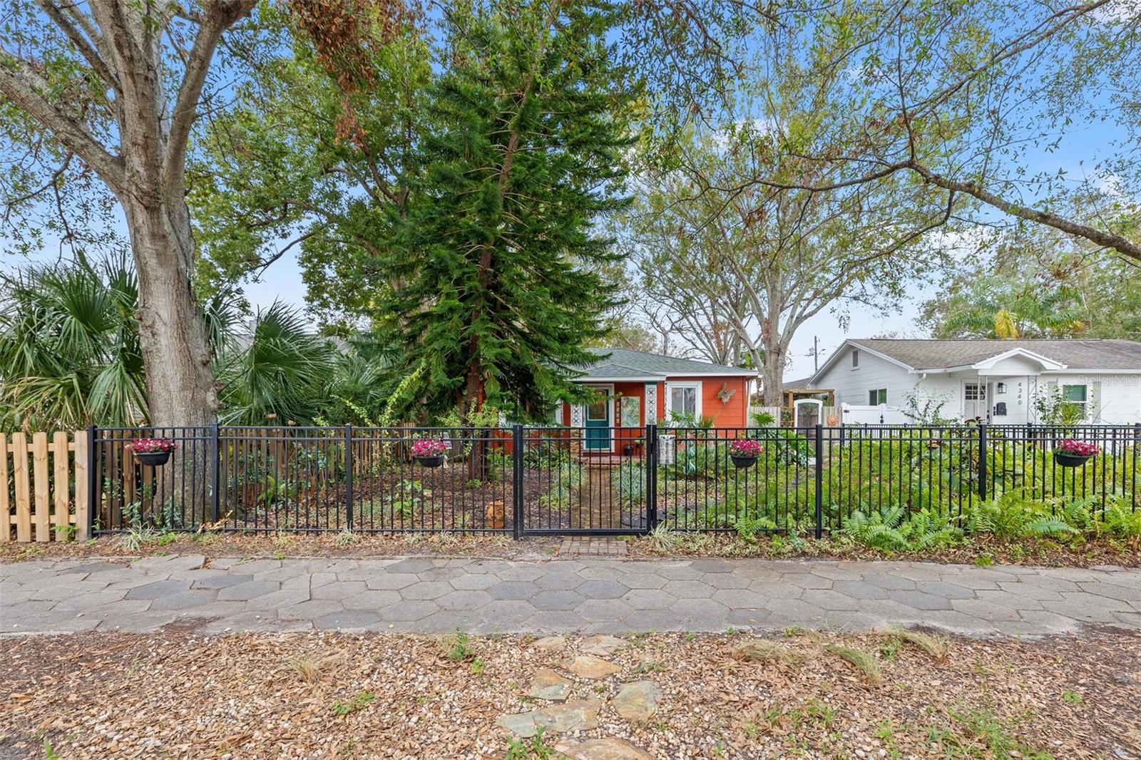 Photo 3 of 4334 3RD AVE N
