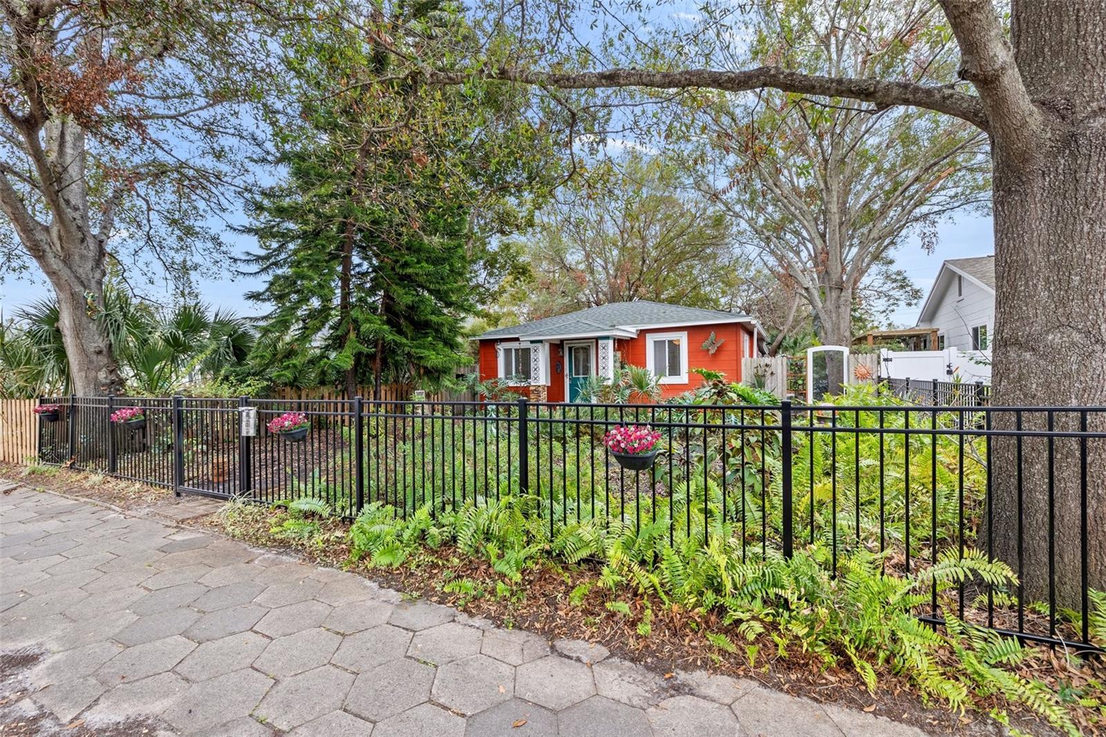Photo 4 of 4334 3RD AVE N