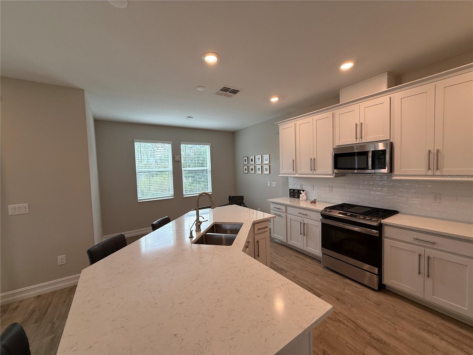 Photo 7 of 4599 ALMADA LN
