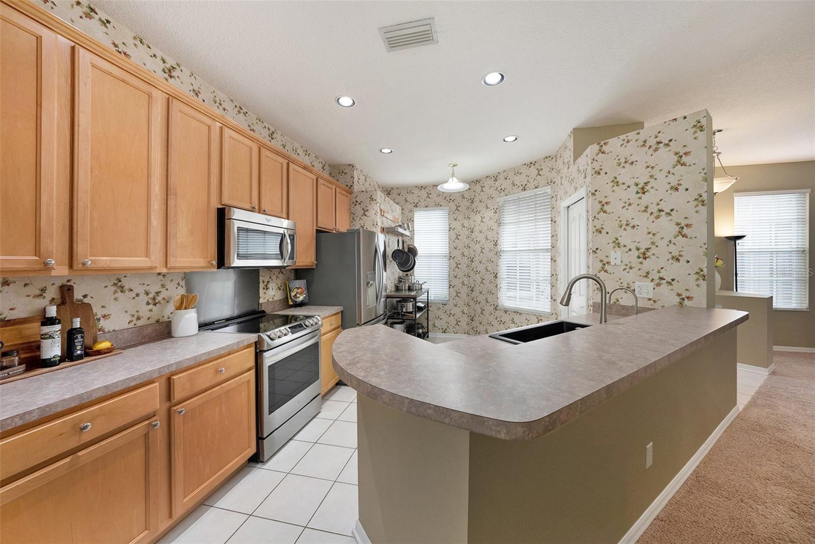 Photo 2 of 10010 BUCKLIN ST