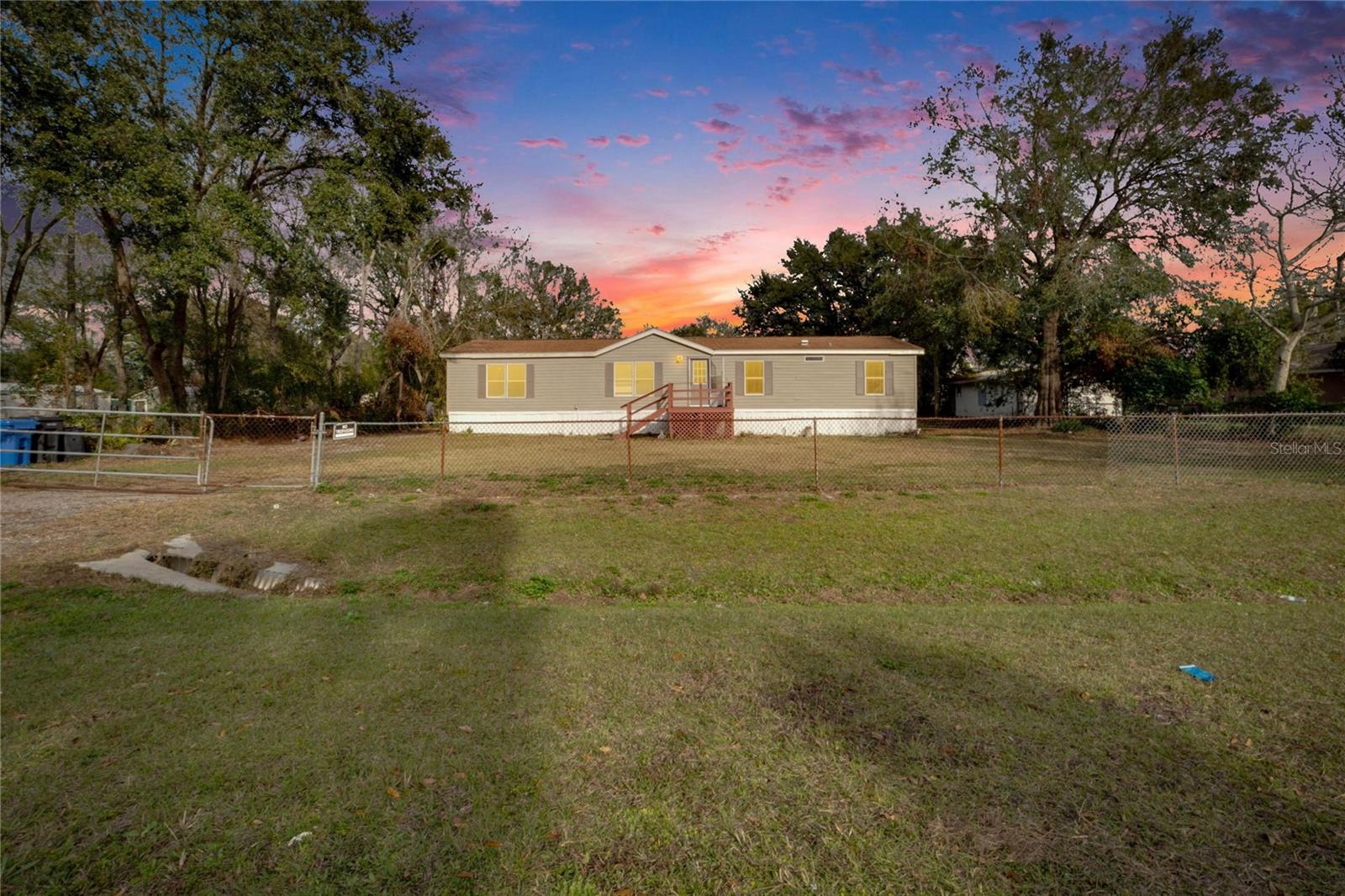 Photo 3 of 12914 GORDON RD
