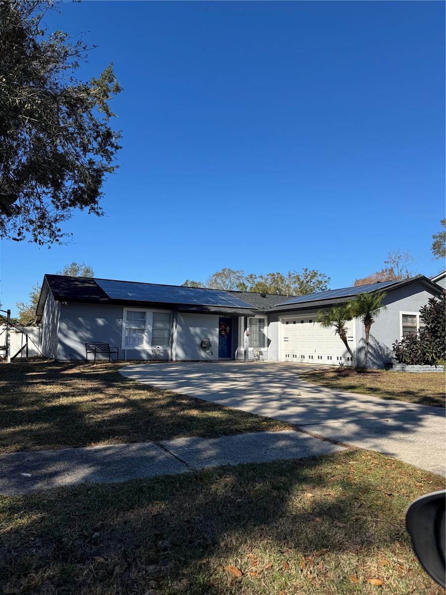 Photo 2 of 15906 COUNTRY FARM PL