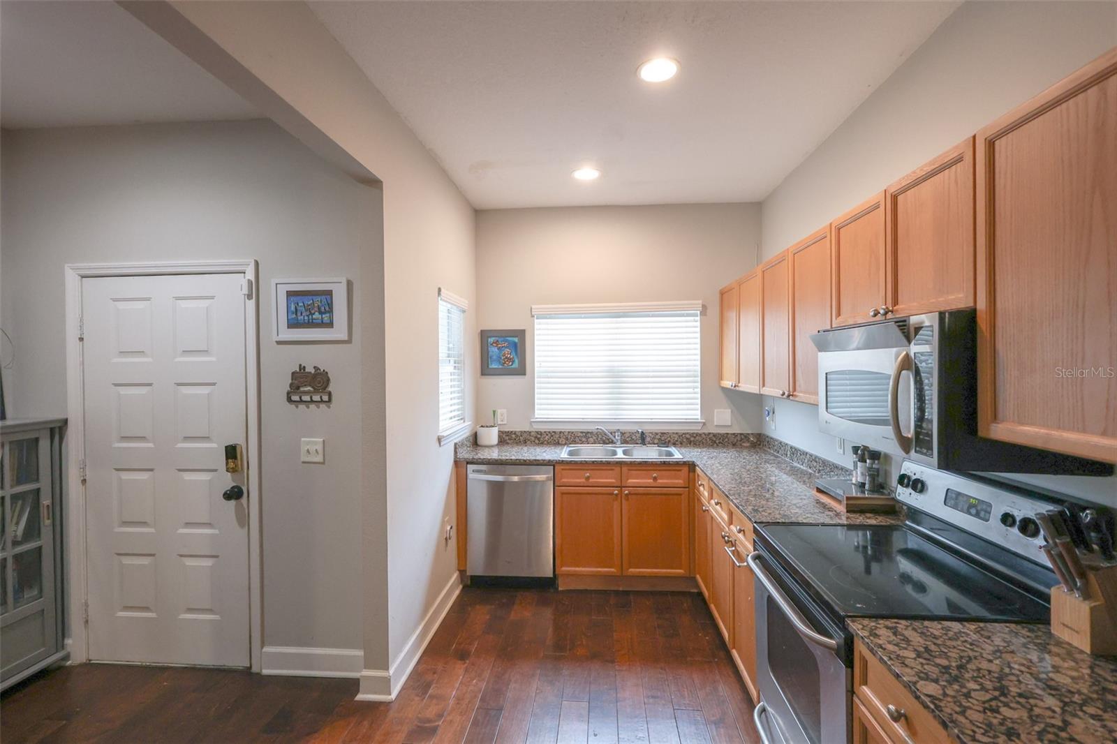 Photo 4 of 4713 JENNINGS BAY CT