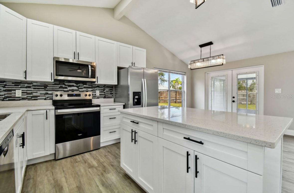 Photo 5 of 516 HIGHVIEW CIR N