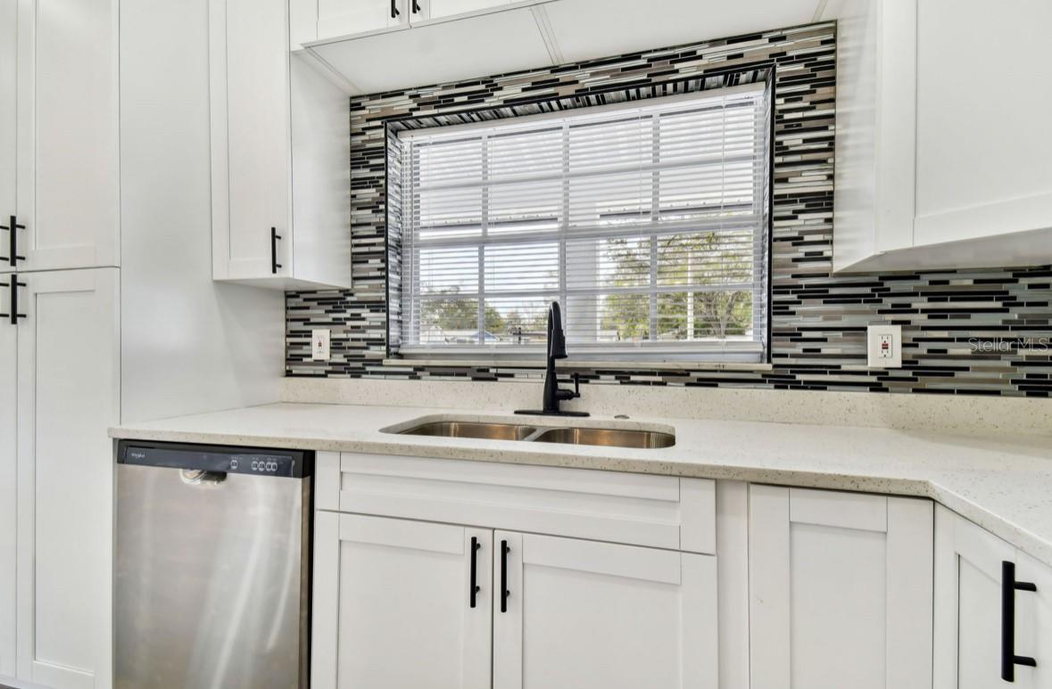 Photo 7 of 516 HIGHVIEW CIR N