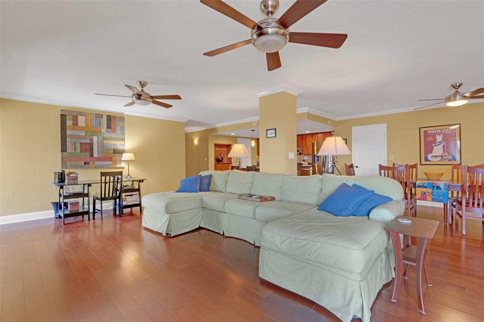 Photo 4 of 800 S GULFVIEW BLVD #101