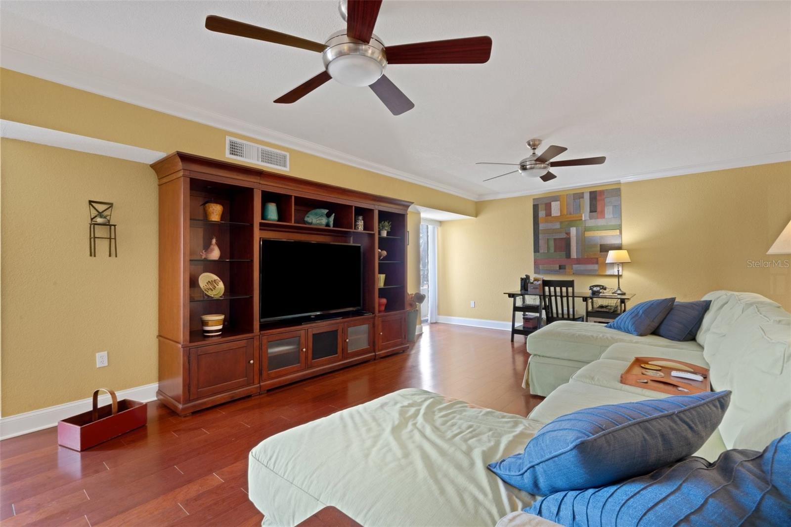 Photo 6 of 800 S GULFVIEW BLVD #101