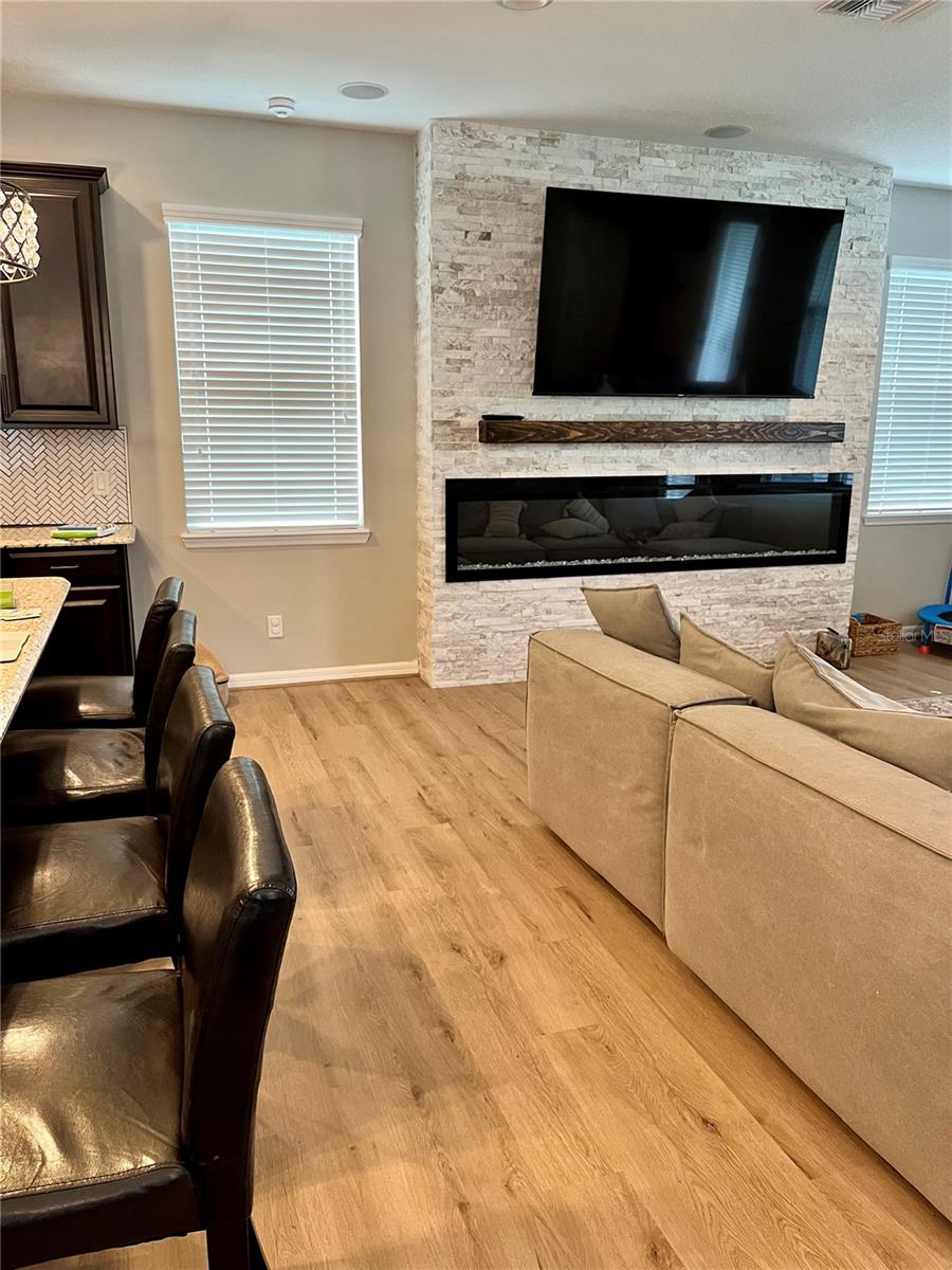 Photo 4 of 5027 AUTUMN RIDGE DR
