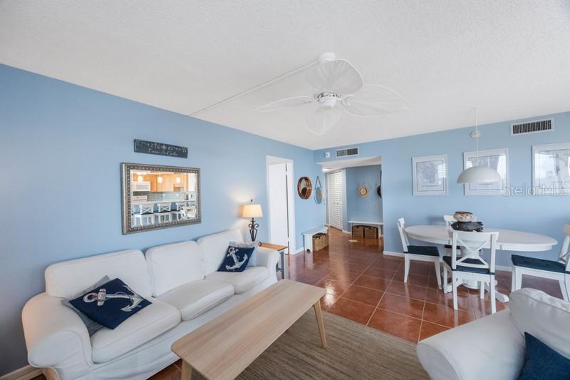 Photo 4 of 6051 SUN BLVD #504