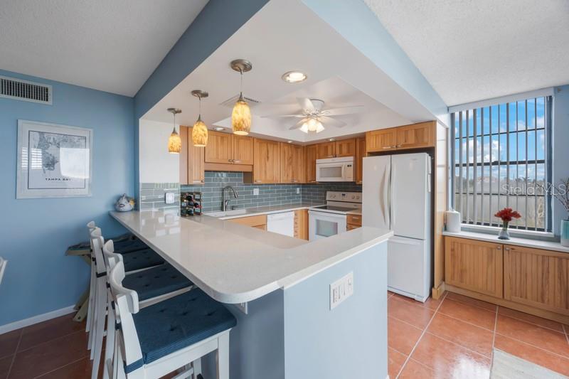 Photo 3 of 6051 SUN BLVD #504