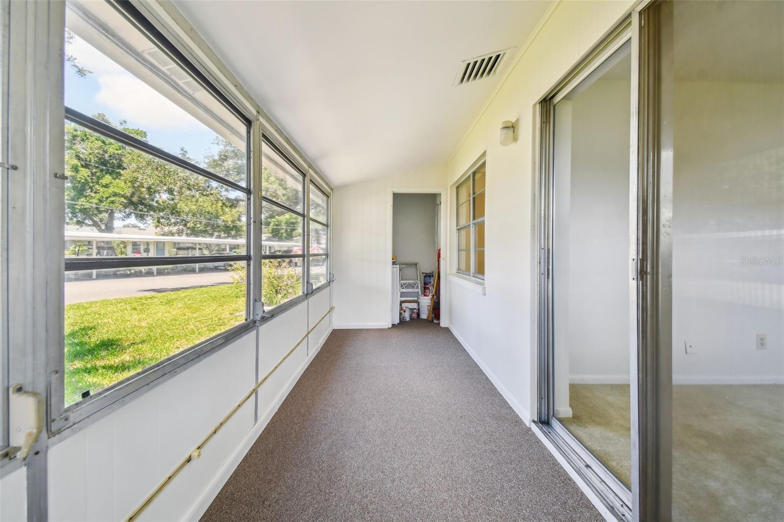 Photo 5 of 402 DORCHESTER PL #28