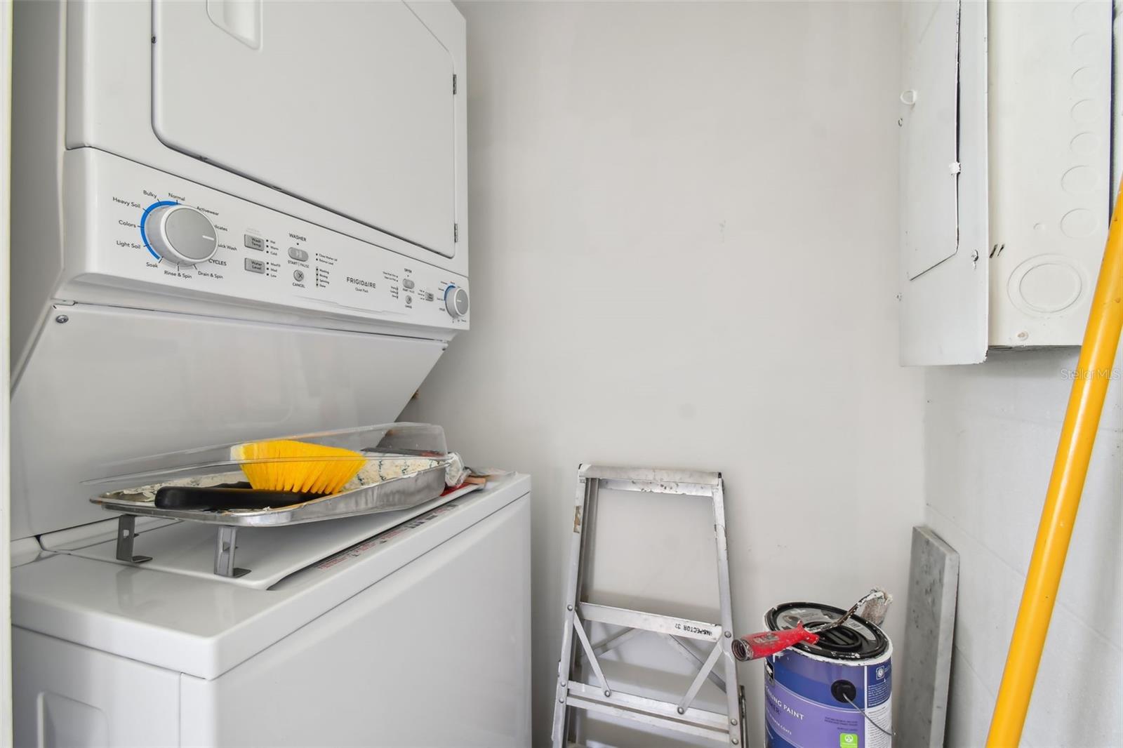 Photo 7 of 402 DORCHESTER PL #28