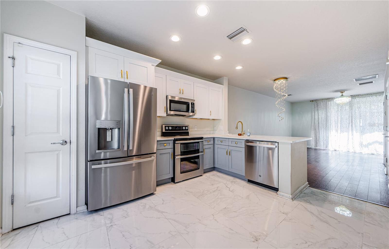 Photo 7 of 10425 WESTPARK PRESERVE BLVD