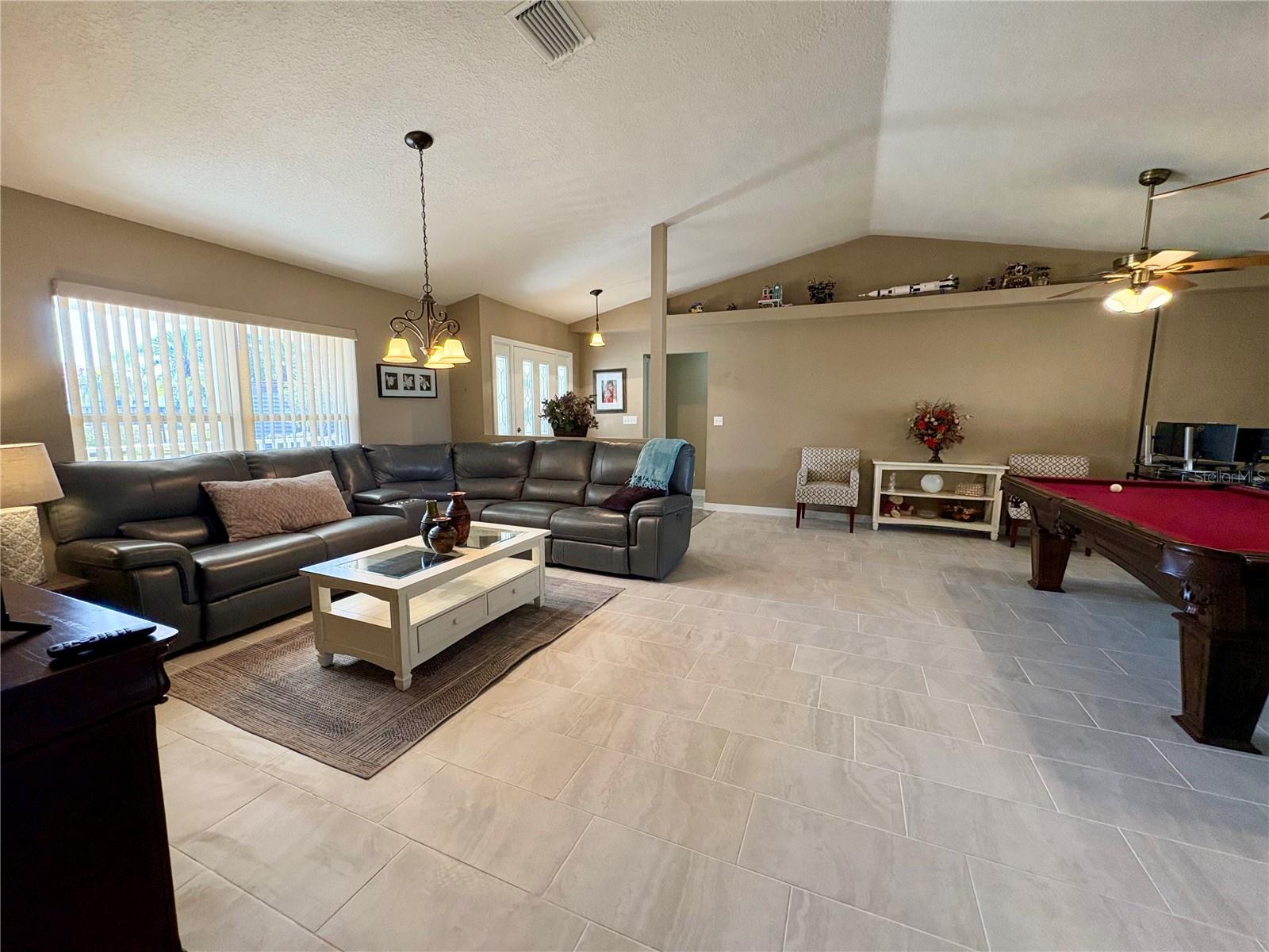 Photo 4 of 22941 LEAFWOOD CT