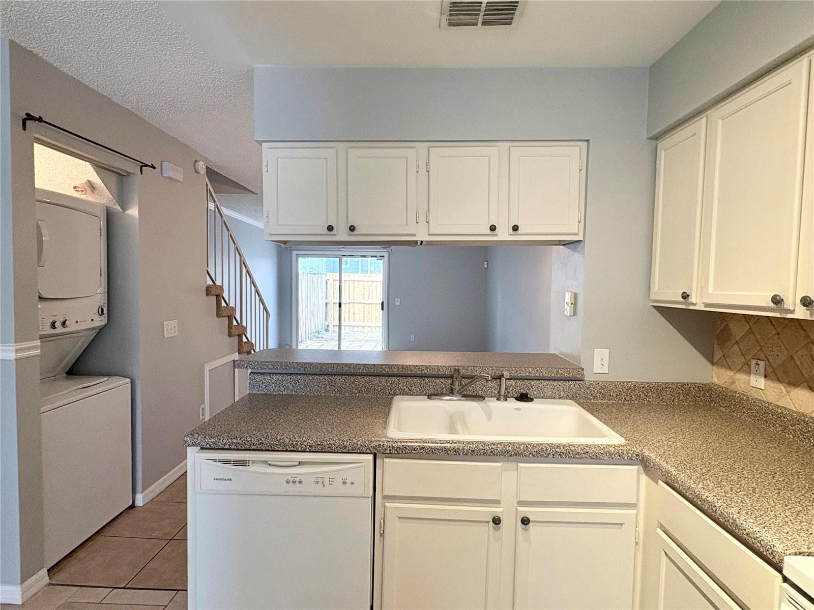 Photo 4 of 11356 STRATTON PARK DR