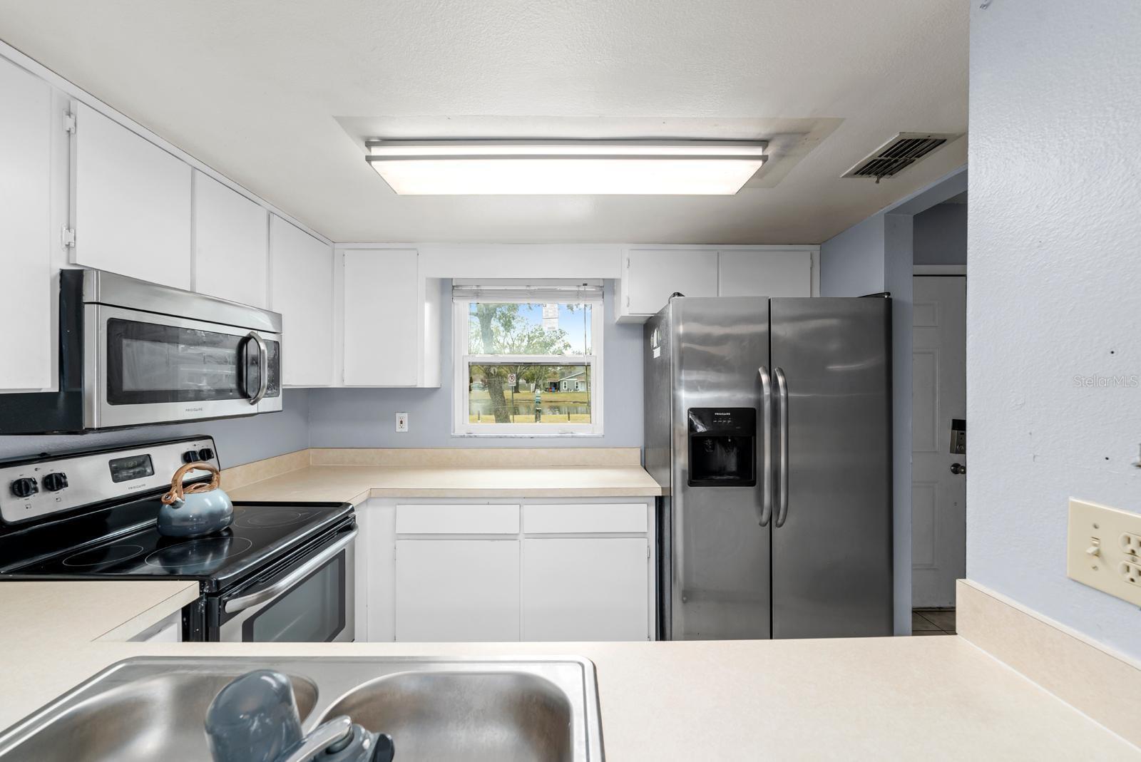 Photo 6 of 10061 S LAKE OAK CIR