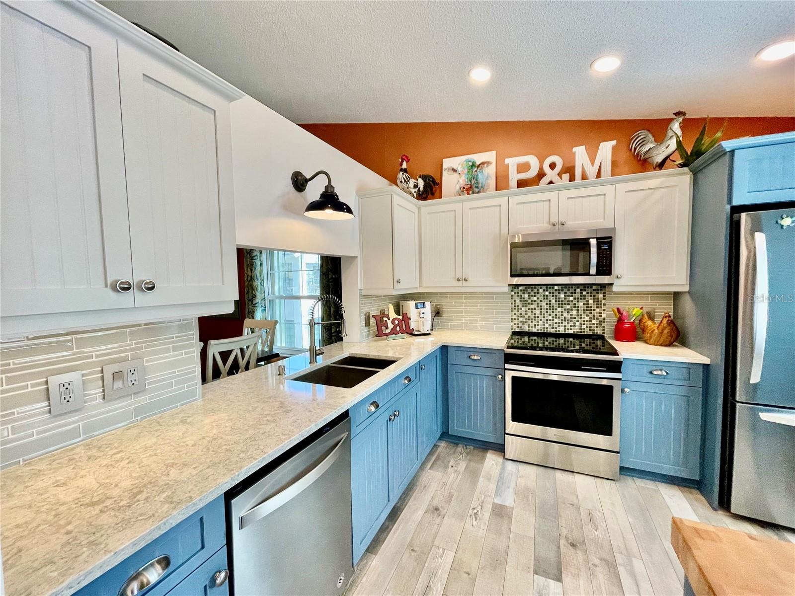 Photo 3 of 2150 ELM ST #605