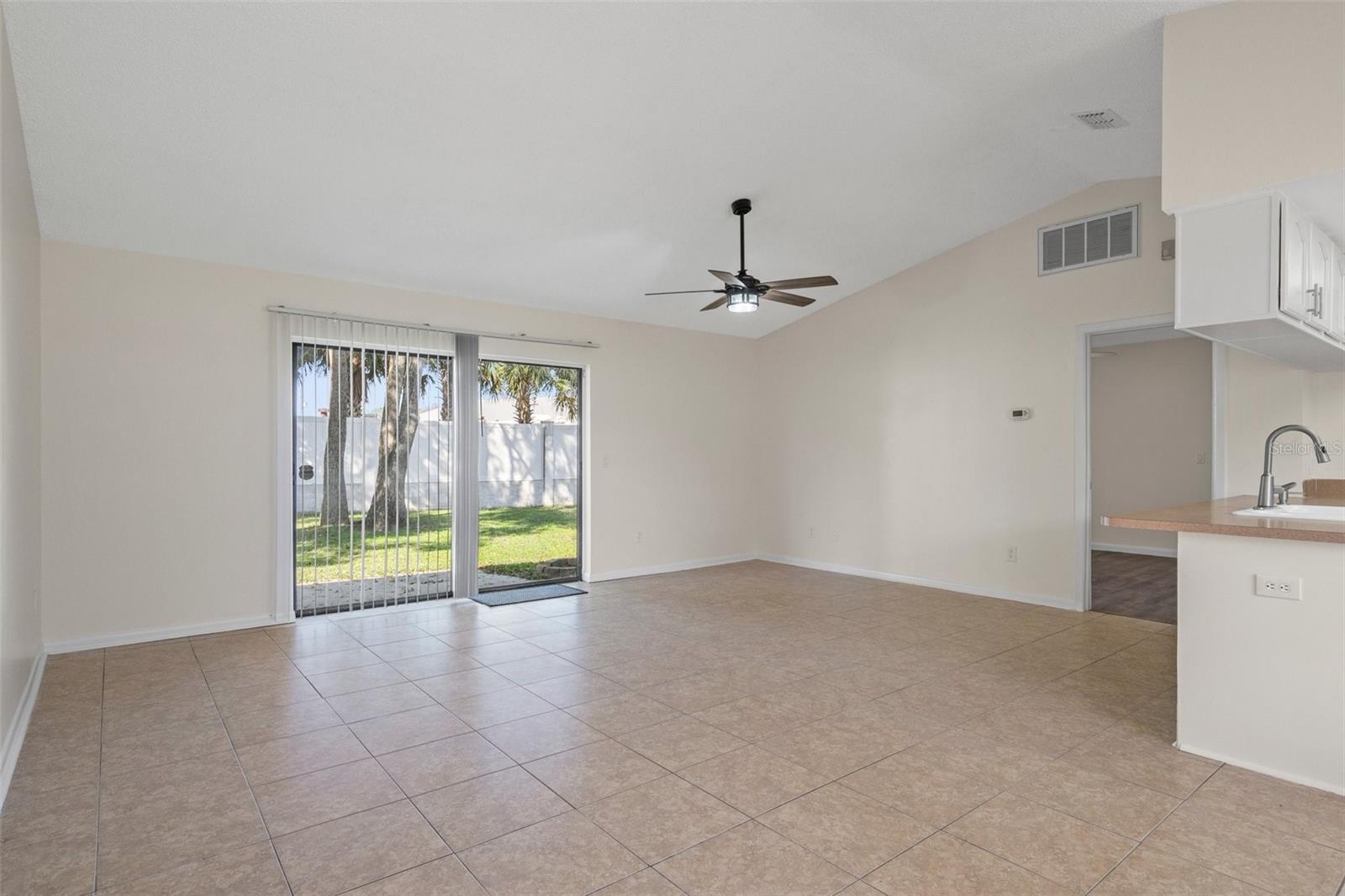 Photo 4 of 1053 WESTWOOD DR