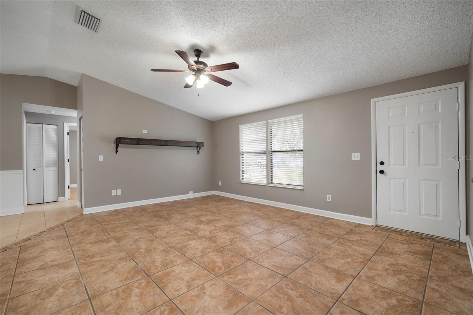 Photo 3 of 505 EMBERWOOD DR