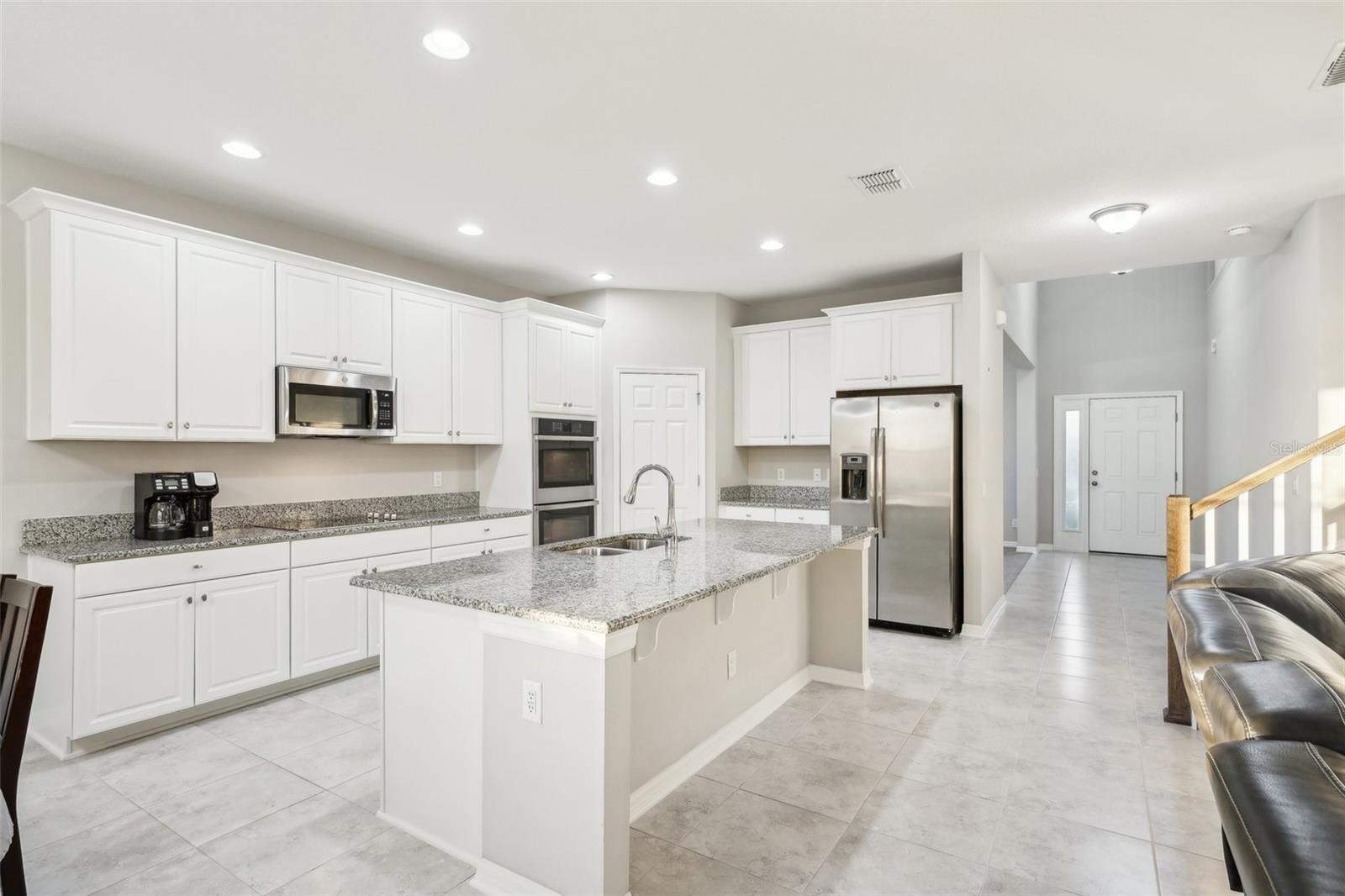 Photo 6 of 6658 DUTTON DR