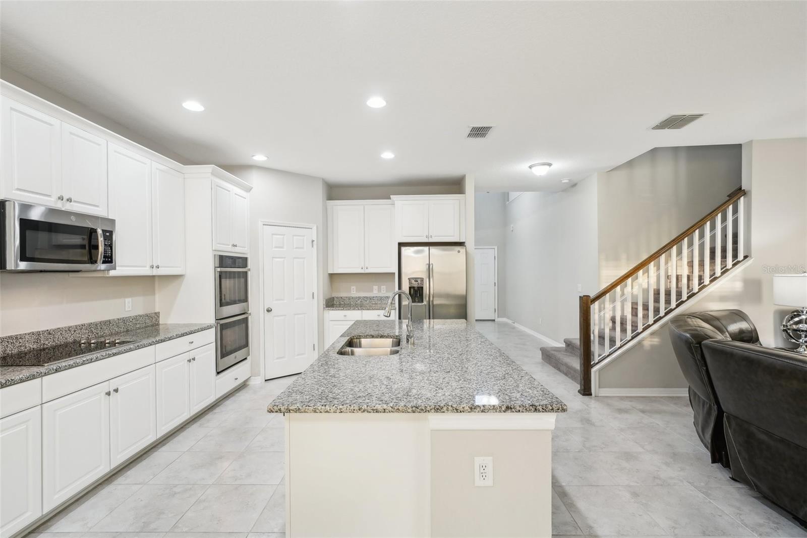 Photo 7 of 6658 DUTTON DR
