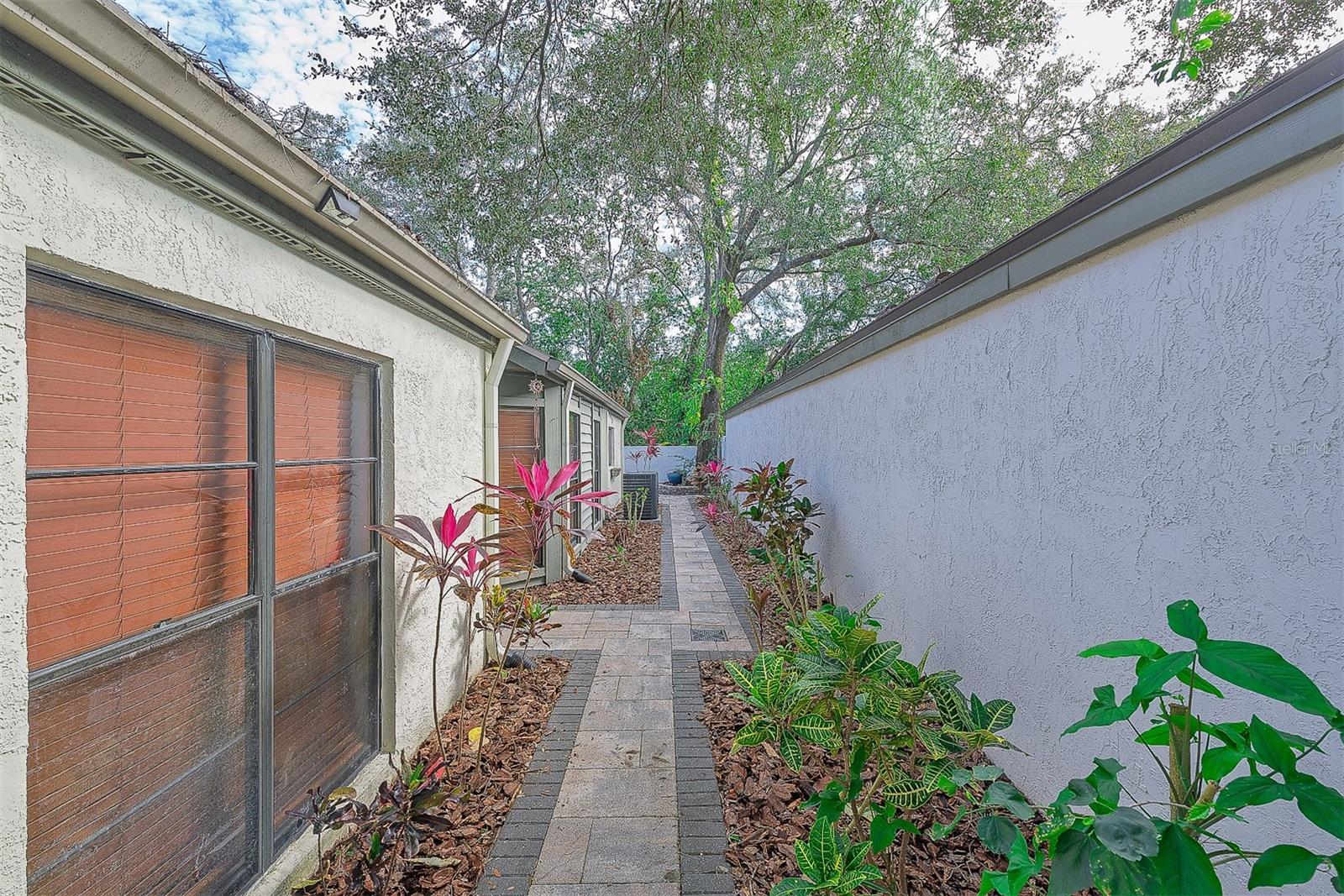 Photo 3 of 13817 LAZY OAK DR #0