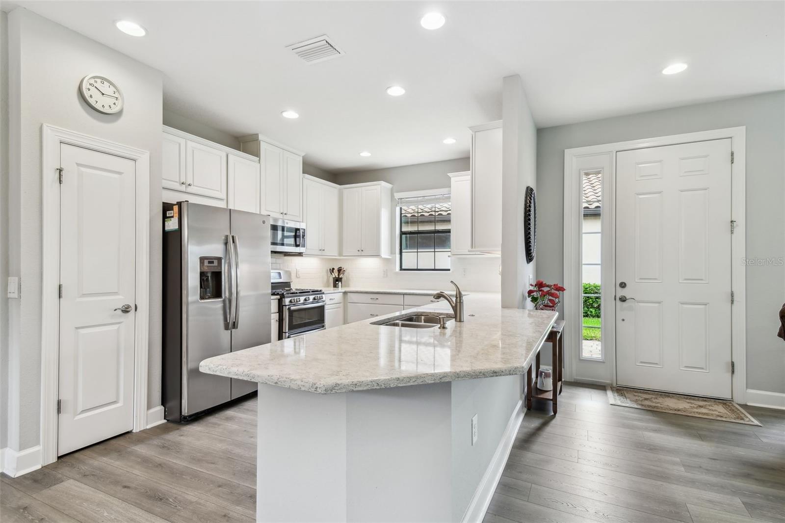 Photo 4 of 11125 CALLISIA DR