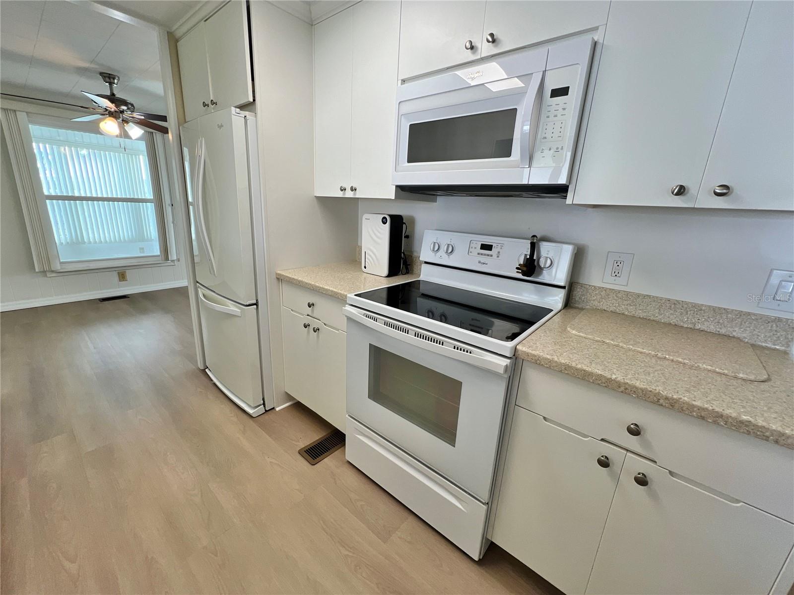 Photo 3 of 641 MOUNT LANCASTER AVE NE #637