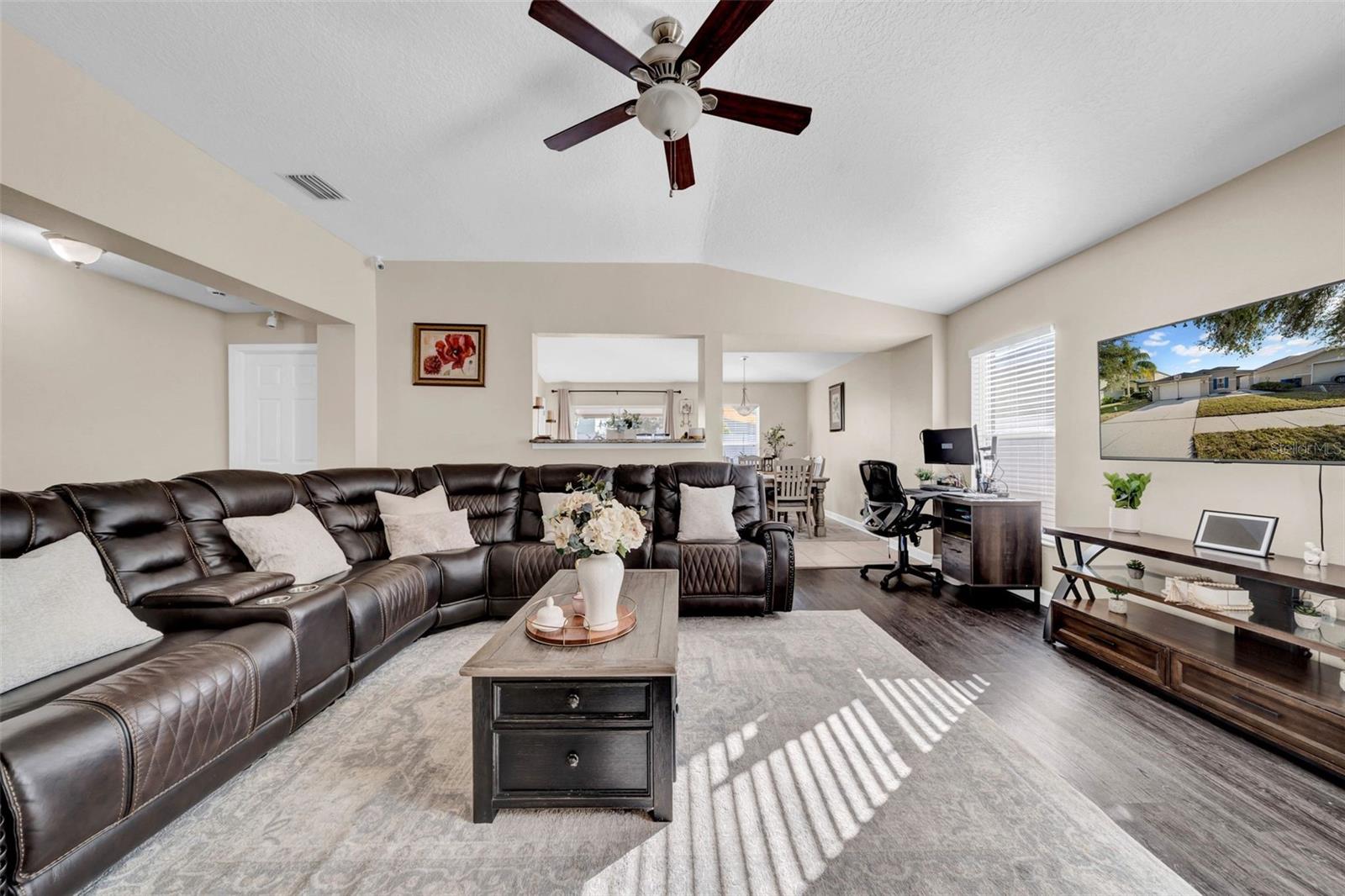 Photo 4 of 10458 RIVER BREAM DR