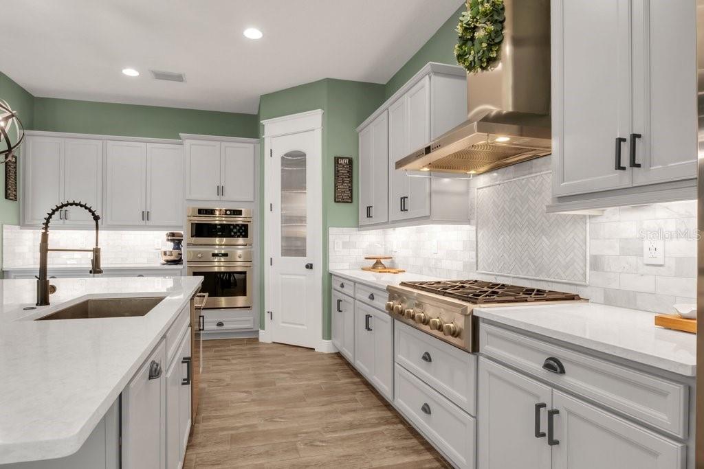 Photo 4 of 14214 QUINTESSA LN