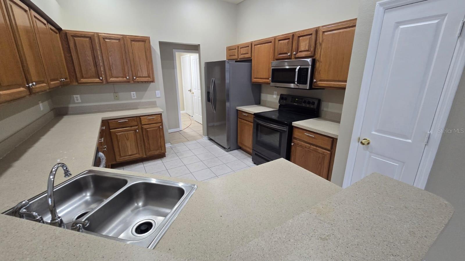 Photo 2 of 9401 AZALEA RIDGE CIR