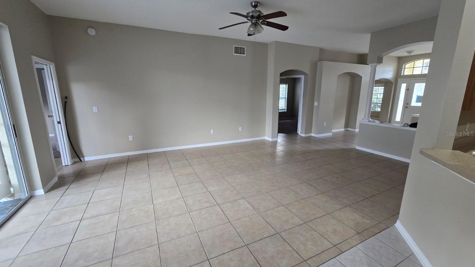 Photo 3 of 9401 AZALEA RIDGE CIR