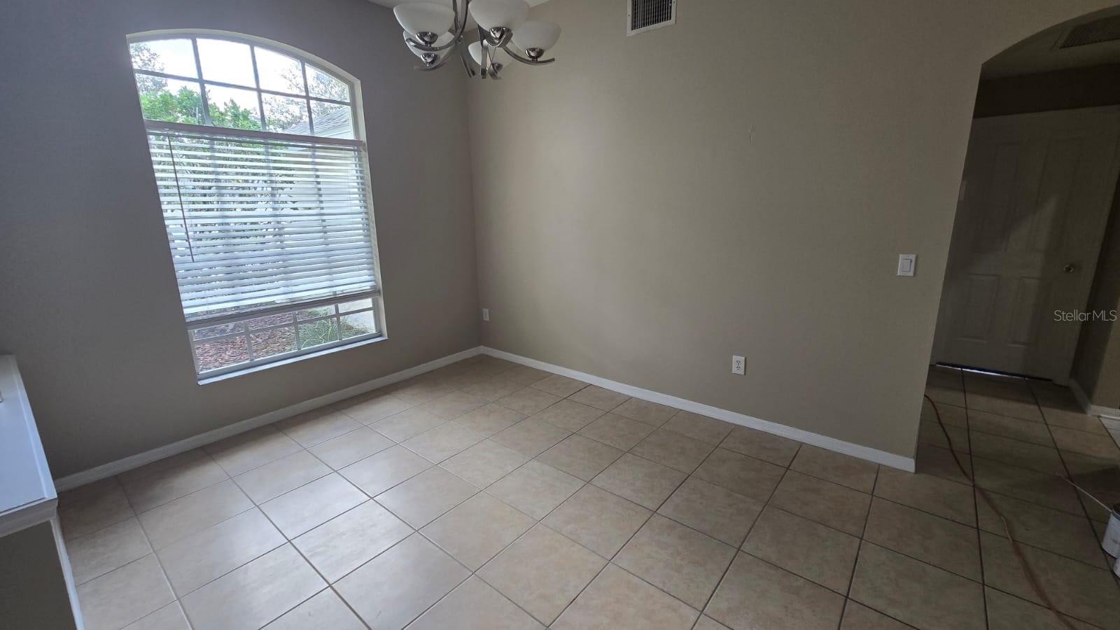 Photo 4 of 9401 AZALEA RIDGE CIR